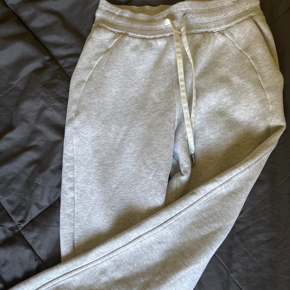 Lululemon Scuba Relaxed High Rise Joggers